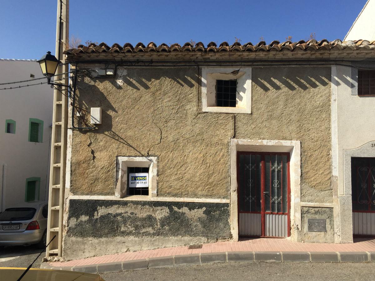 For sale of house in María