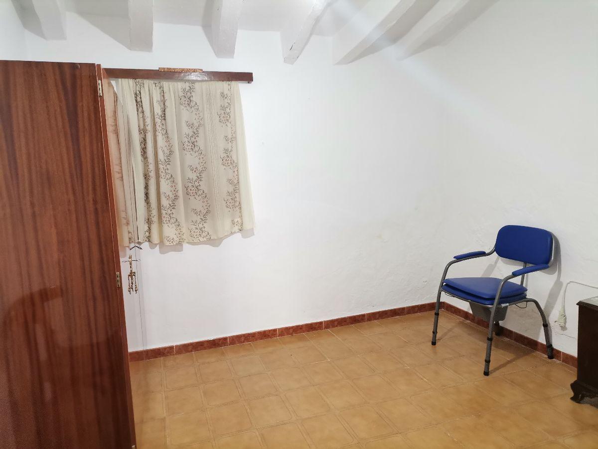 For sale of house in Lubrín