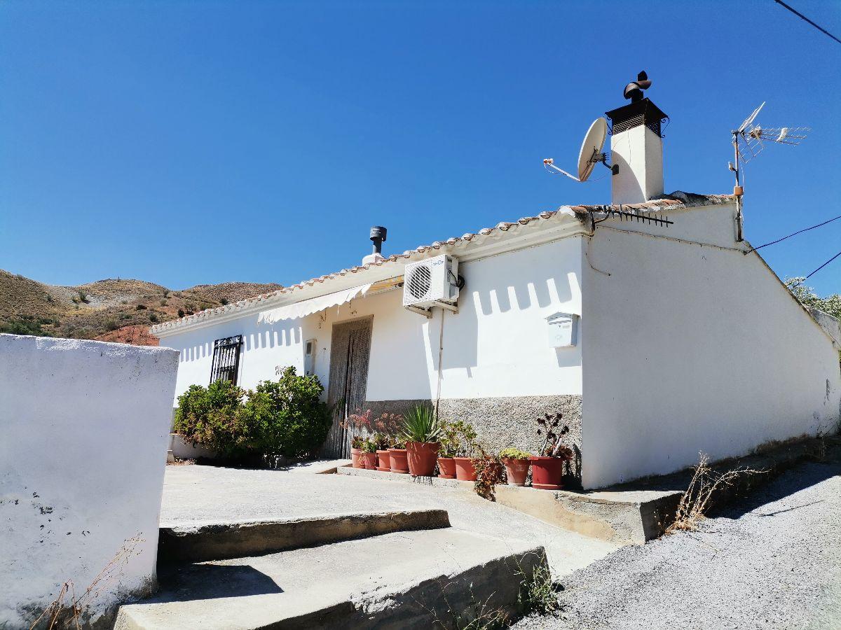 For sale of house in Lubrín