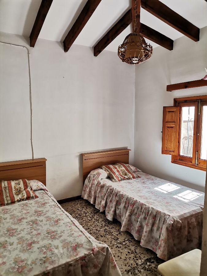 For sale of house in Lubrín