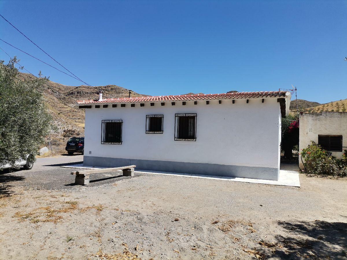 For sale of house in Lubrín