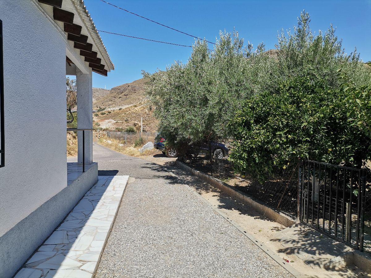 For sale of house in Lubrín