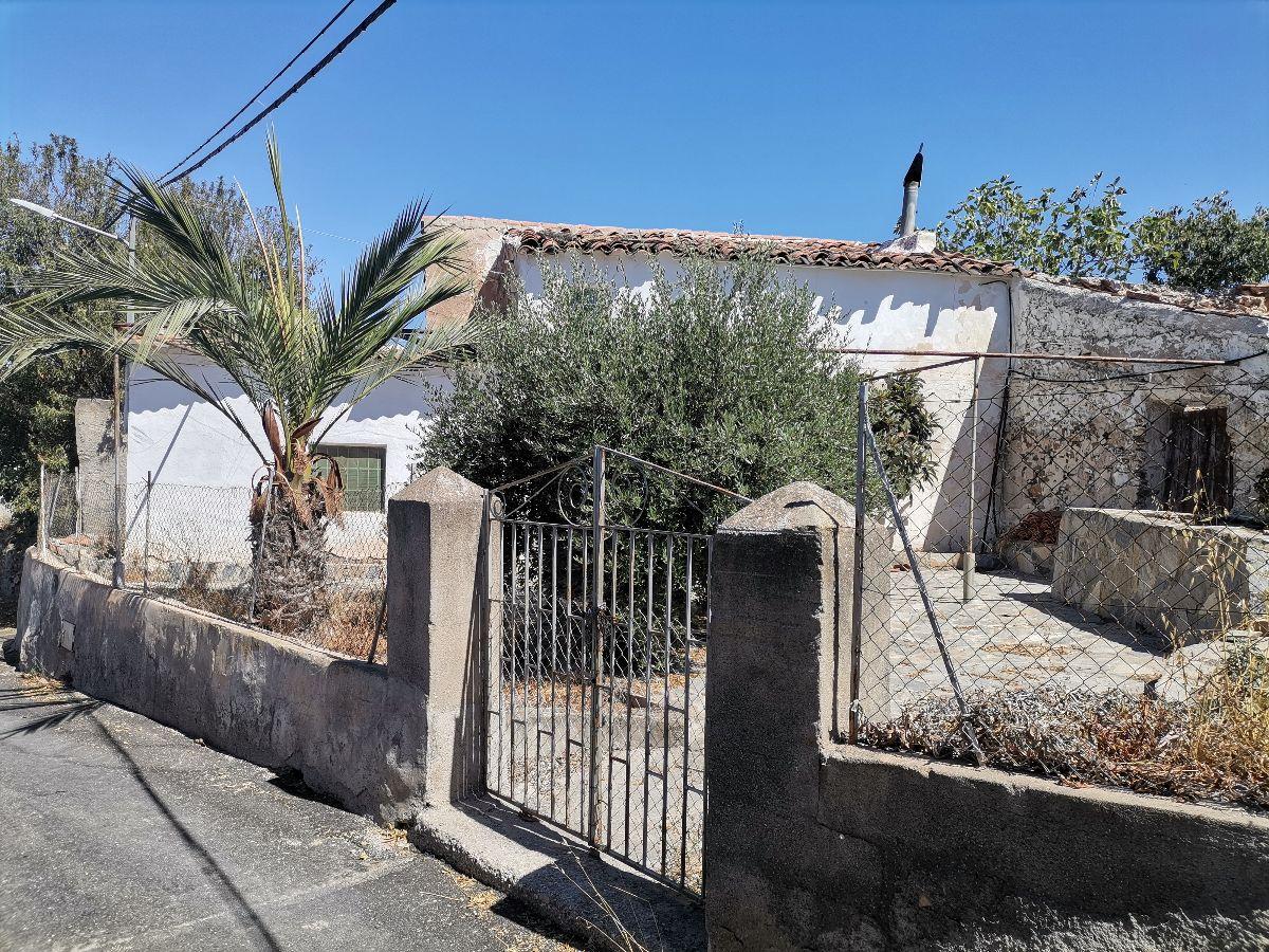 For sale of house in Lubrín