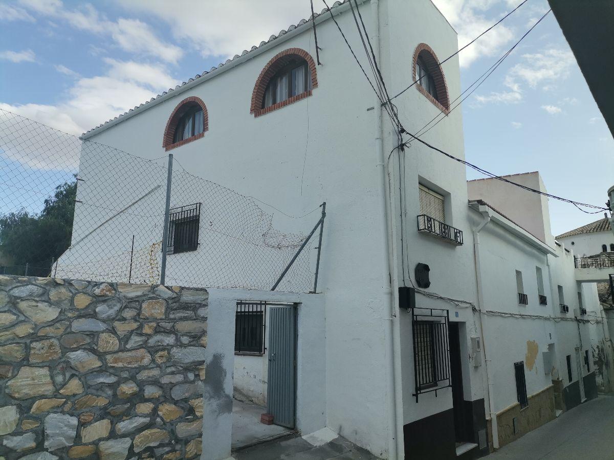 For sale of house in Urrácal