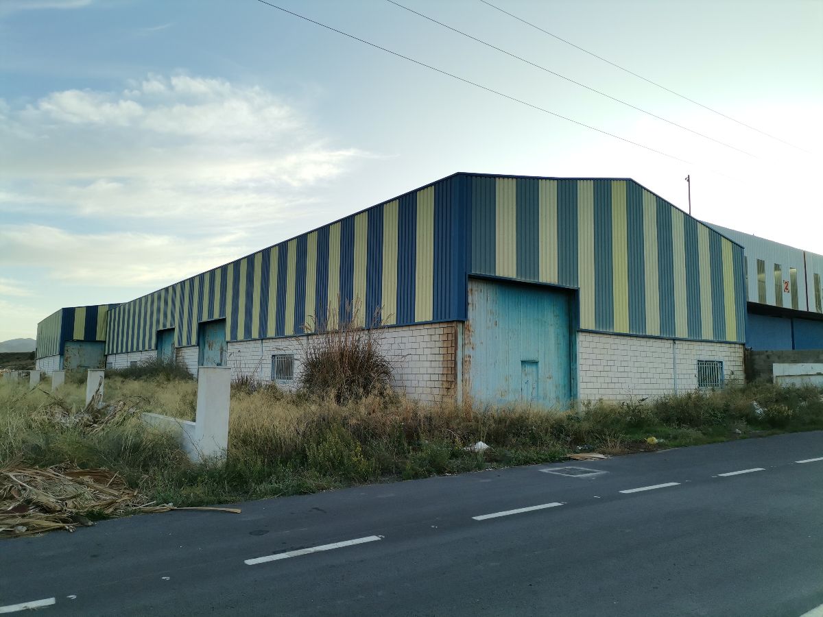 Venta de nave industrial en Olula del Río