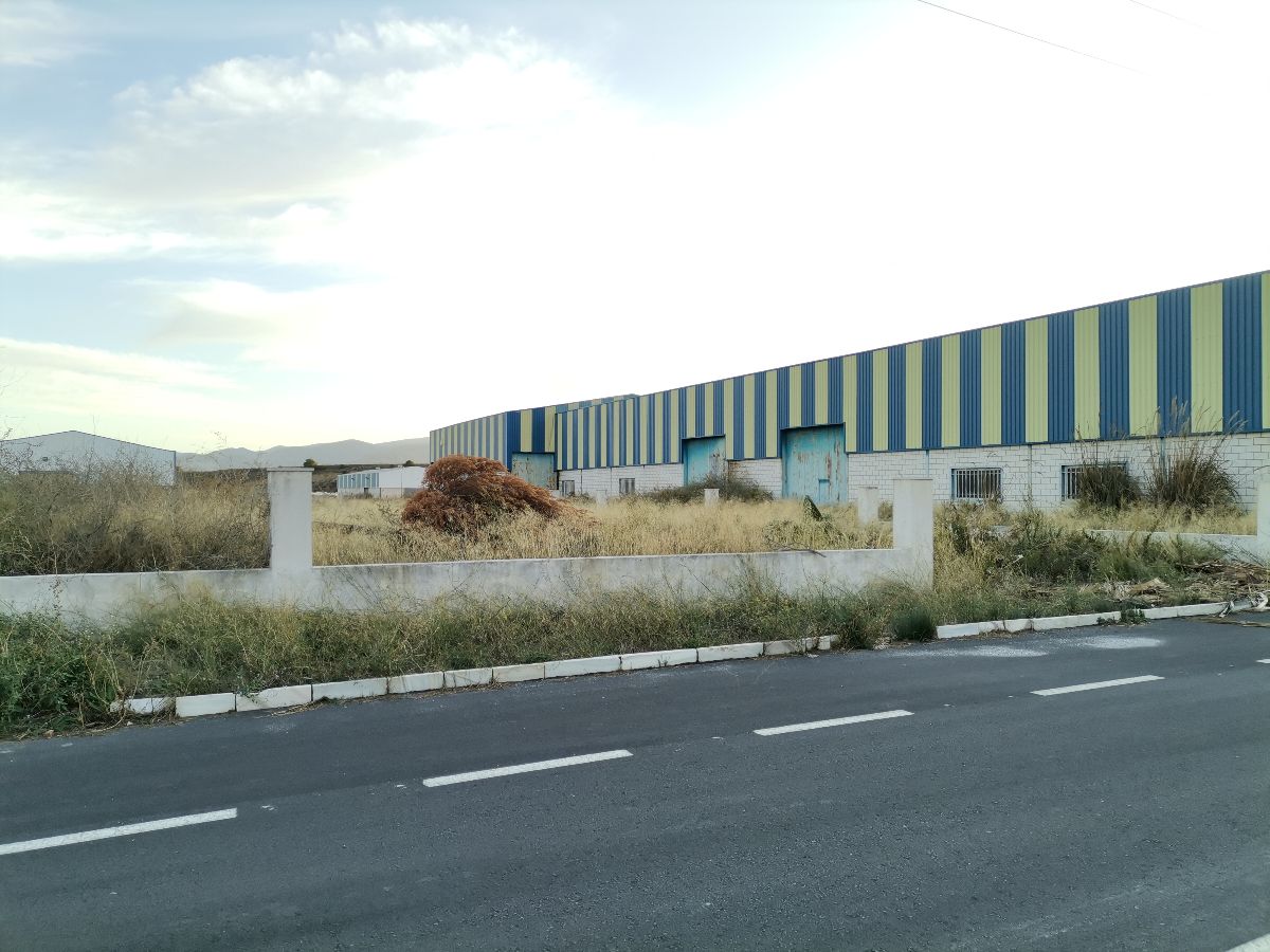 Venta de nave industrial en Olula del Río