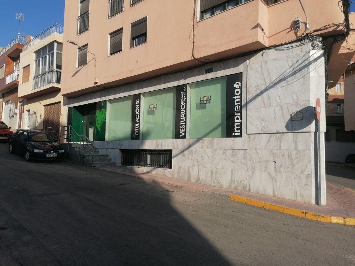 Venta de local comercial en Albox