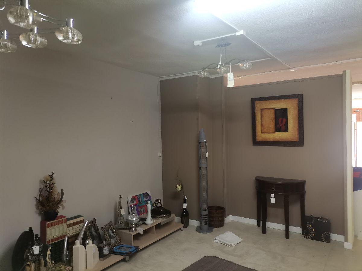 For rent of commercial in Serón