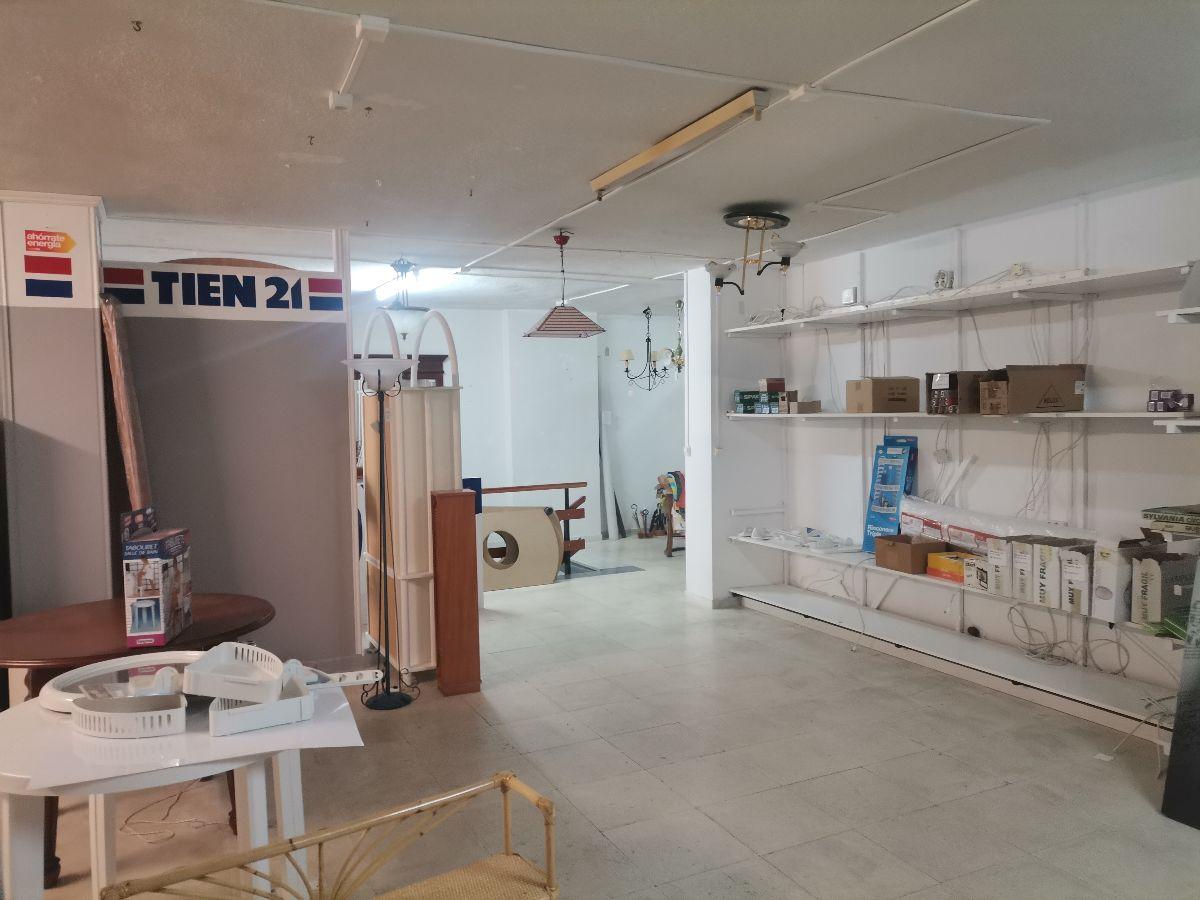 For rent of commercial in Serón