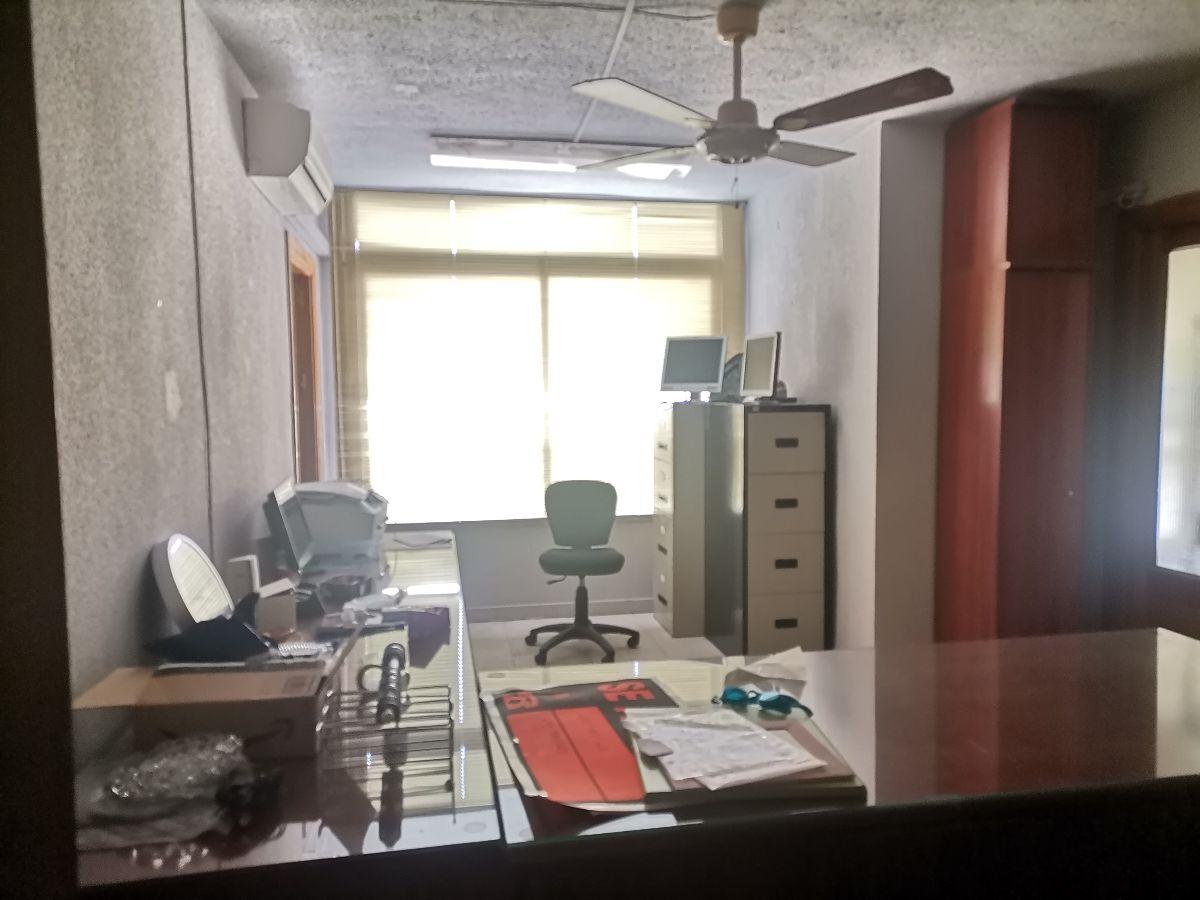 For rent of commercial in Serón