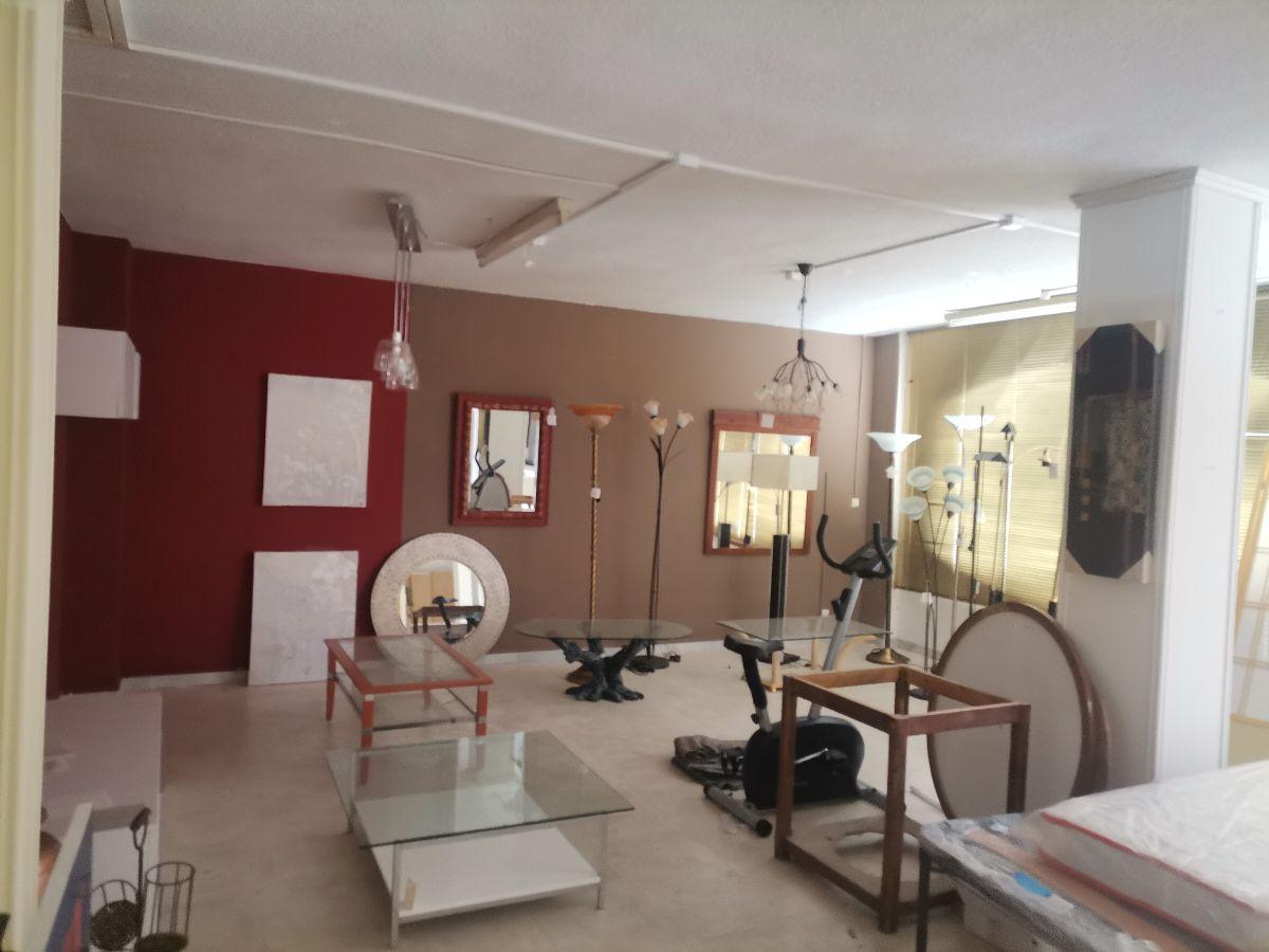For rent of commercial in Serón