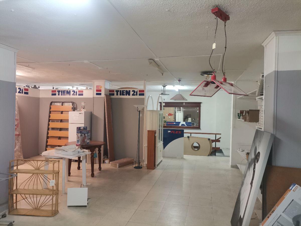 For rent of commercial in Serón