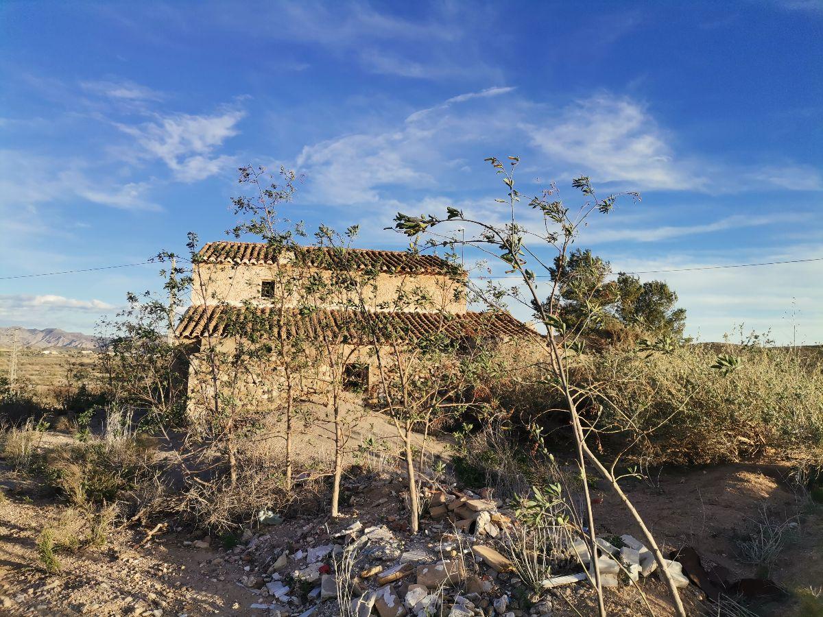 Venta de casa en Zurgena