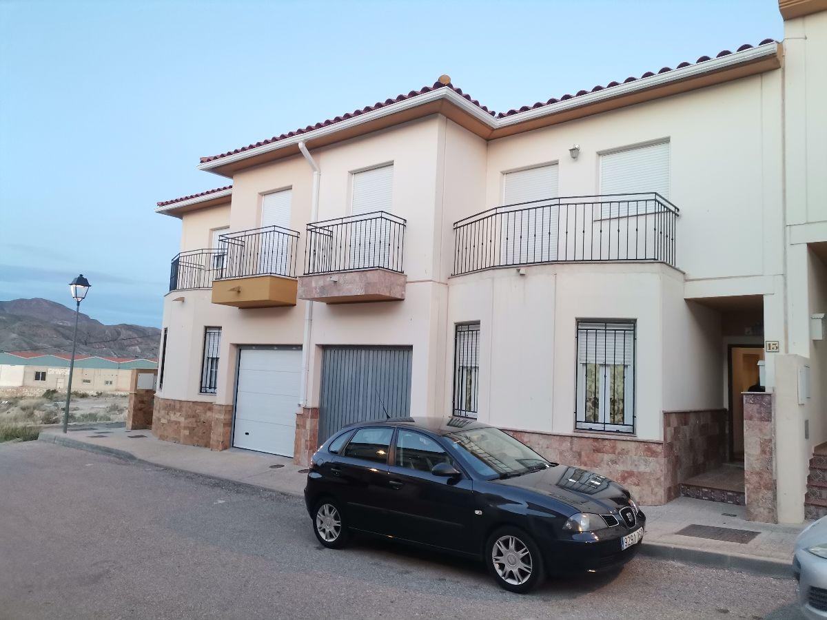 For sale of house in Arboleas