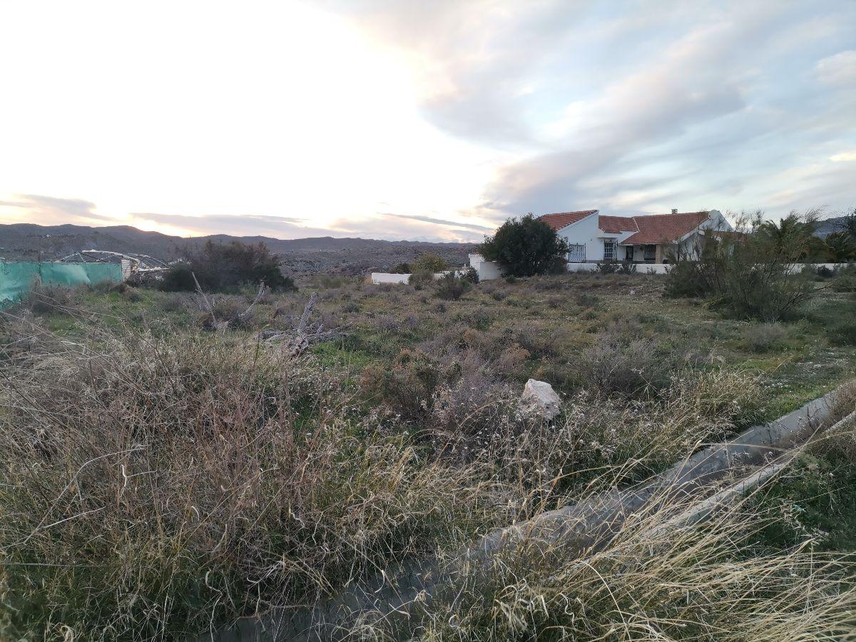 Venta de terreno en Taberno