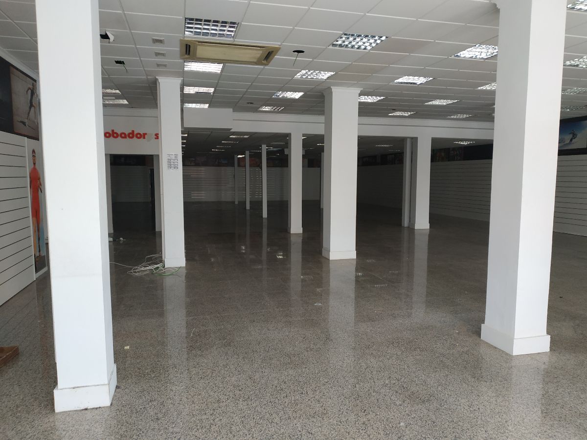 Venta de local comercial en Albox