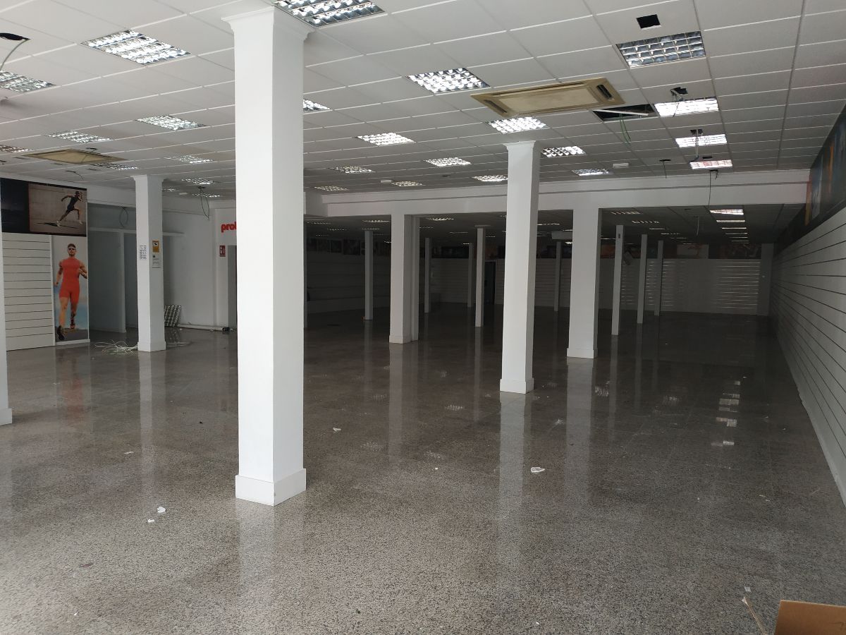 Venta de local comercial en Albox