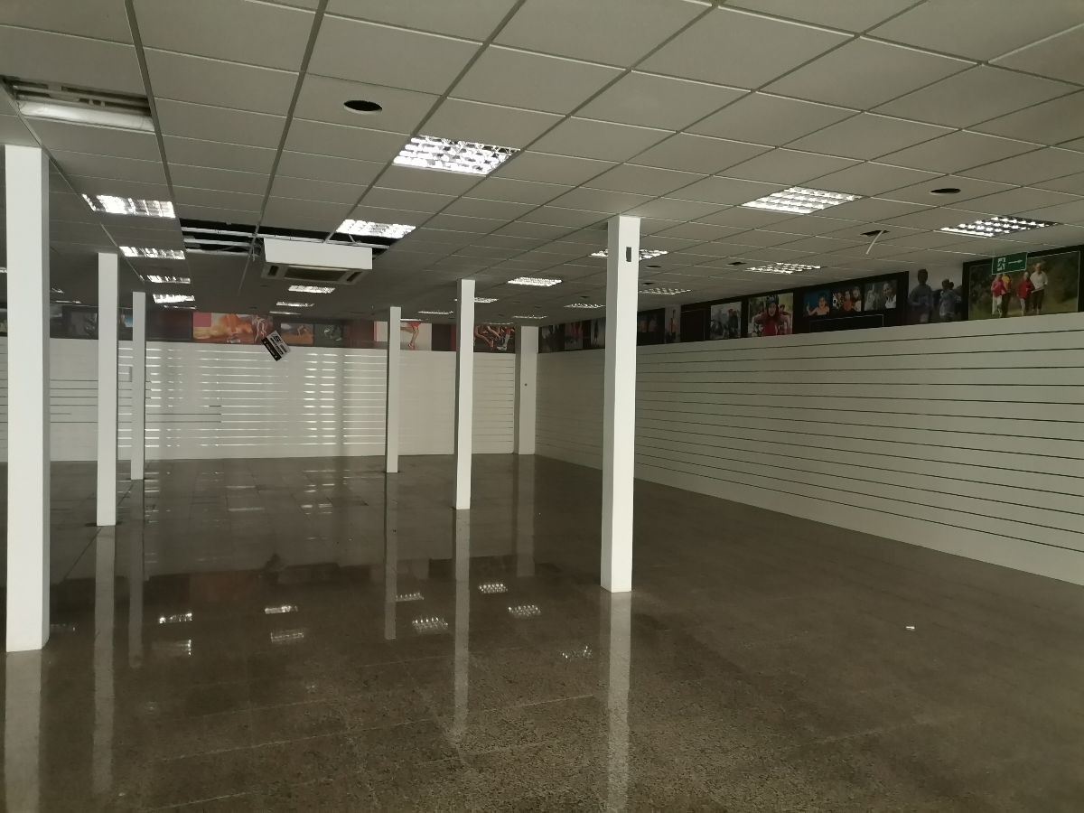 Venta de local comercial en Albox