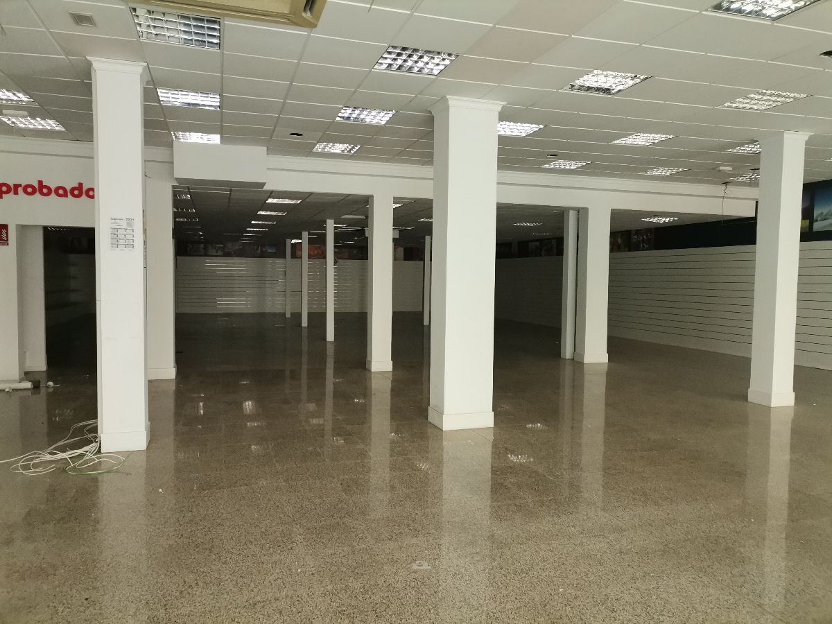 Venta de local comercial en Albox