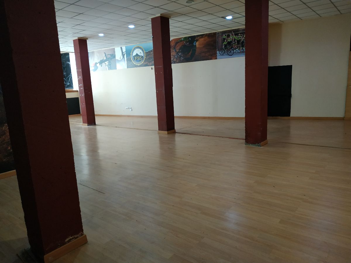 Venta de local comercial en Olula del Río