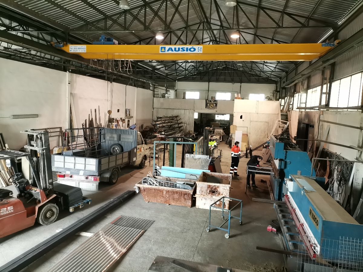 Venta de nave industrial en Macael