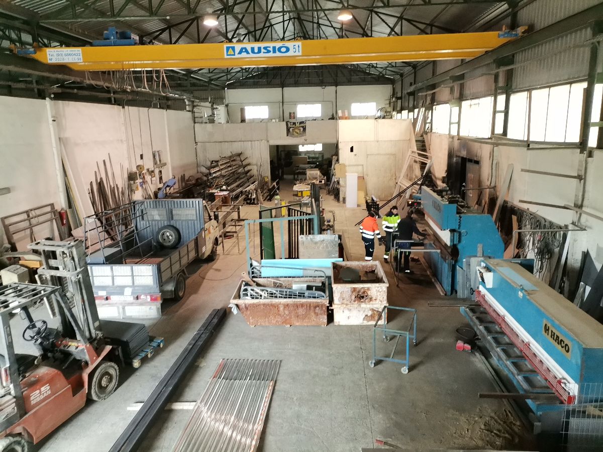 Venta de nave industrial en Macael