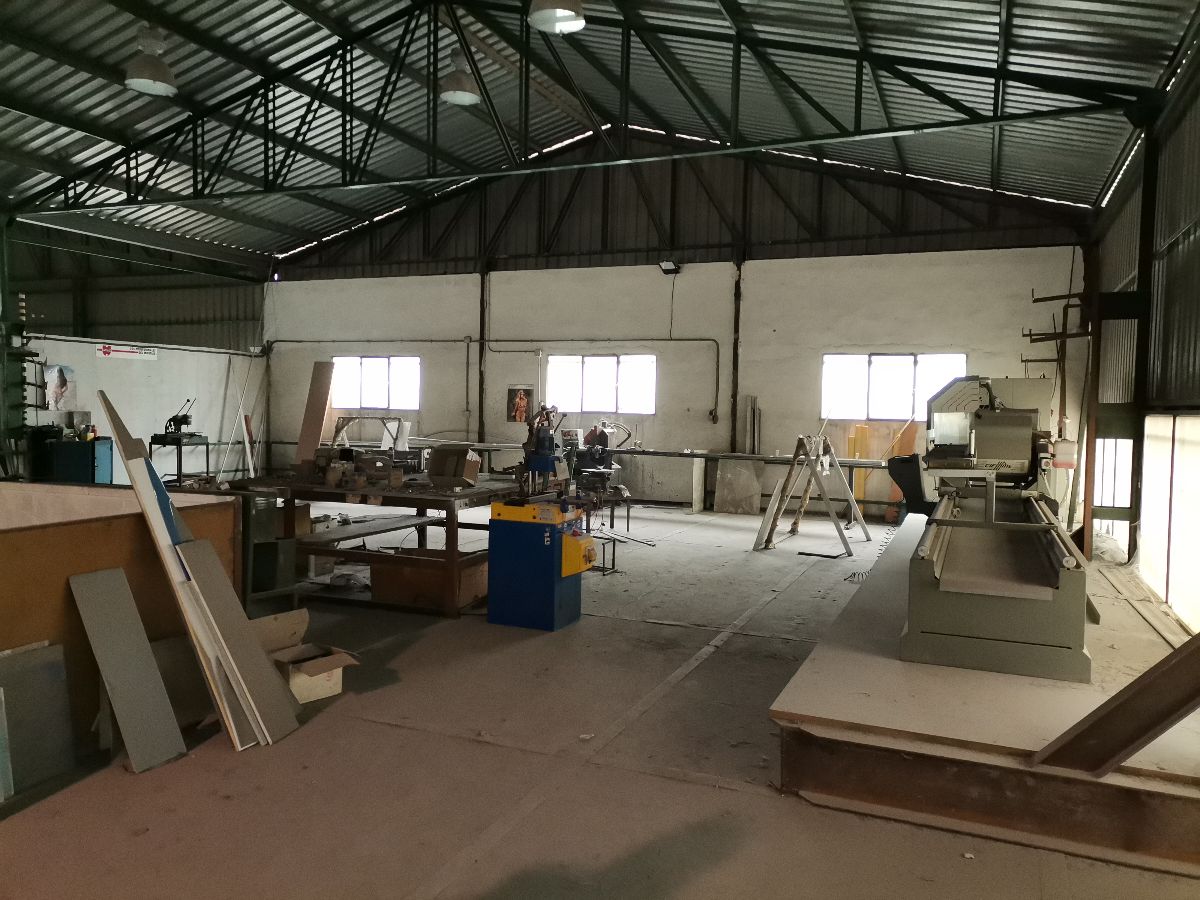 Venta de nave industrial en Macael