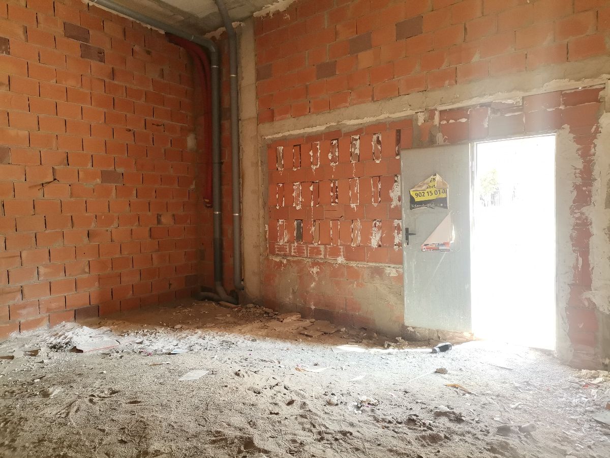 For sale of commercial in Zurgena