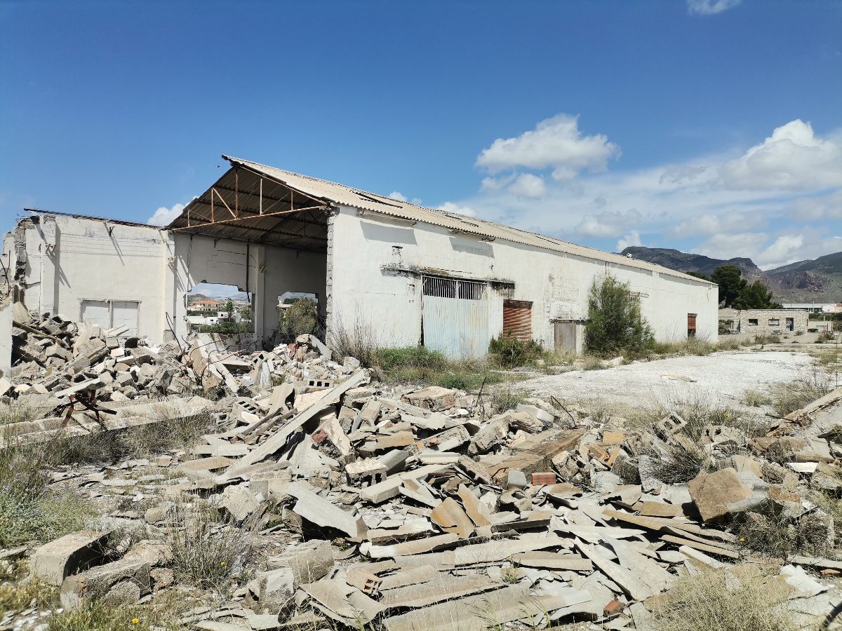 Venta de nave industrial en Olula del Río