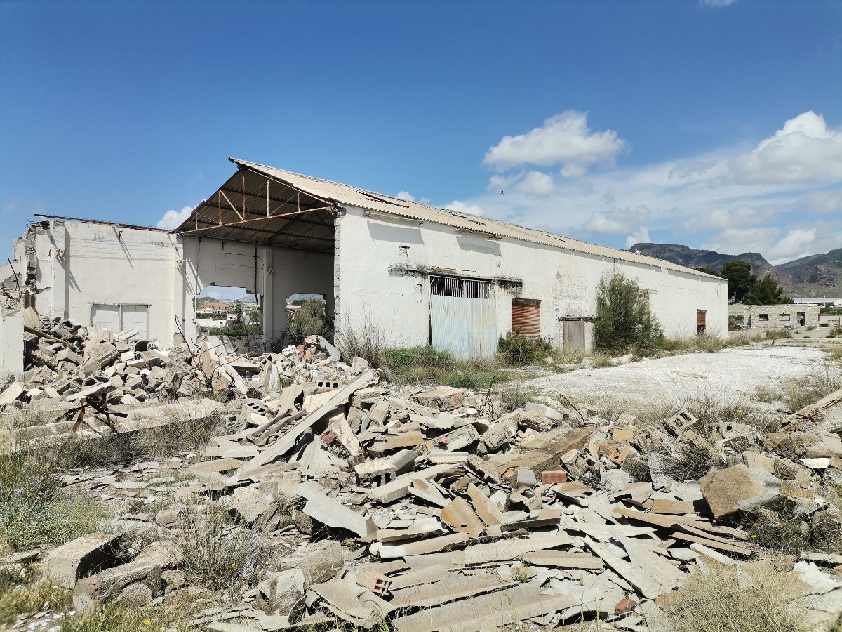 Venta de nave industrial en Olula del Río