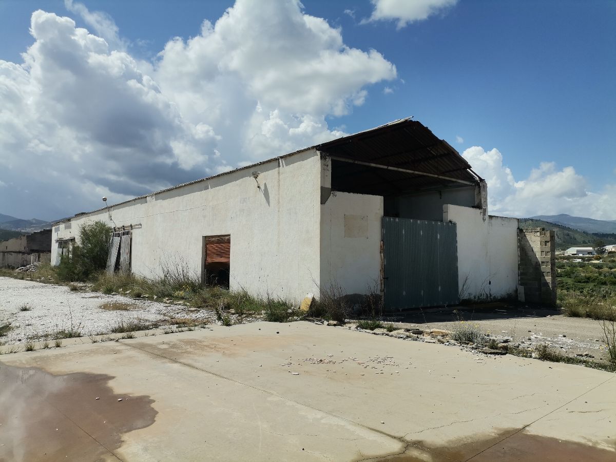 Venta de nave industrial en Olula del Río