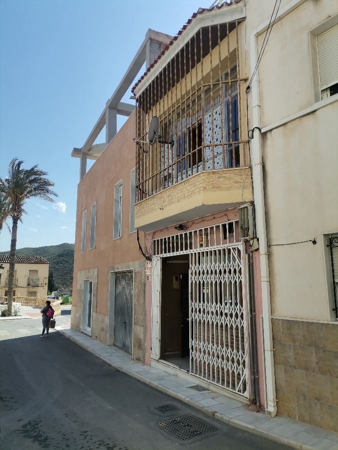 For sale of commercial in Fines
