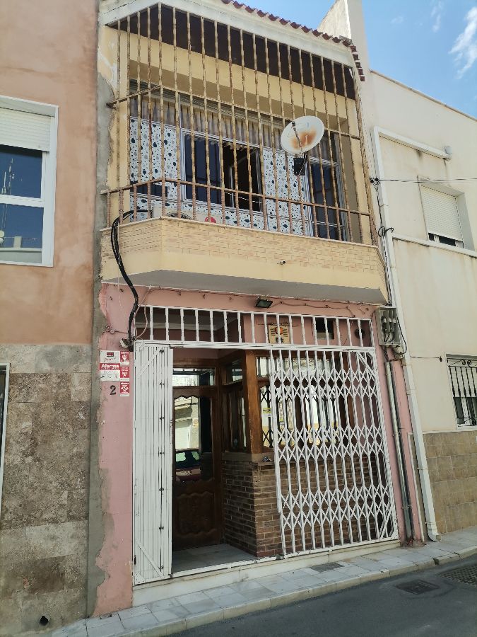 For sale of commercial in Fines