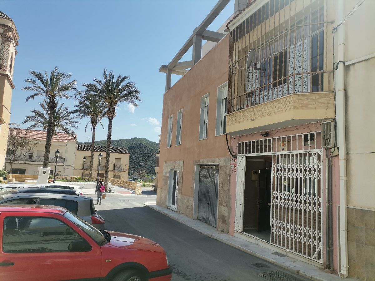 For sale of commercial in Fines