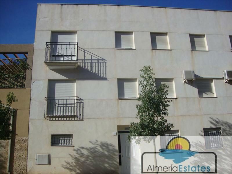 For sale of flat in Macael