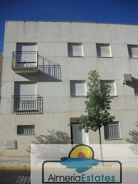 For sale of flat in Macael