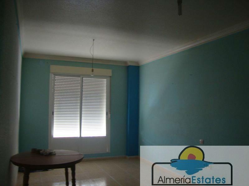 For sale of flat in Macael