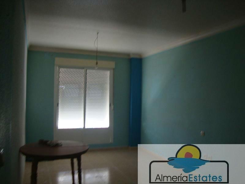 For sale of flat in Macael