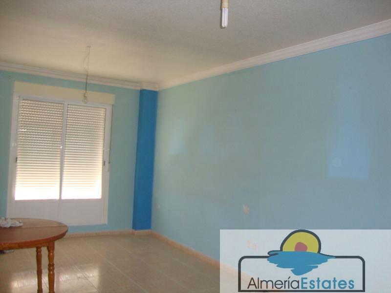 For sale of flat in Macael