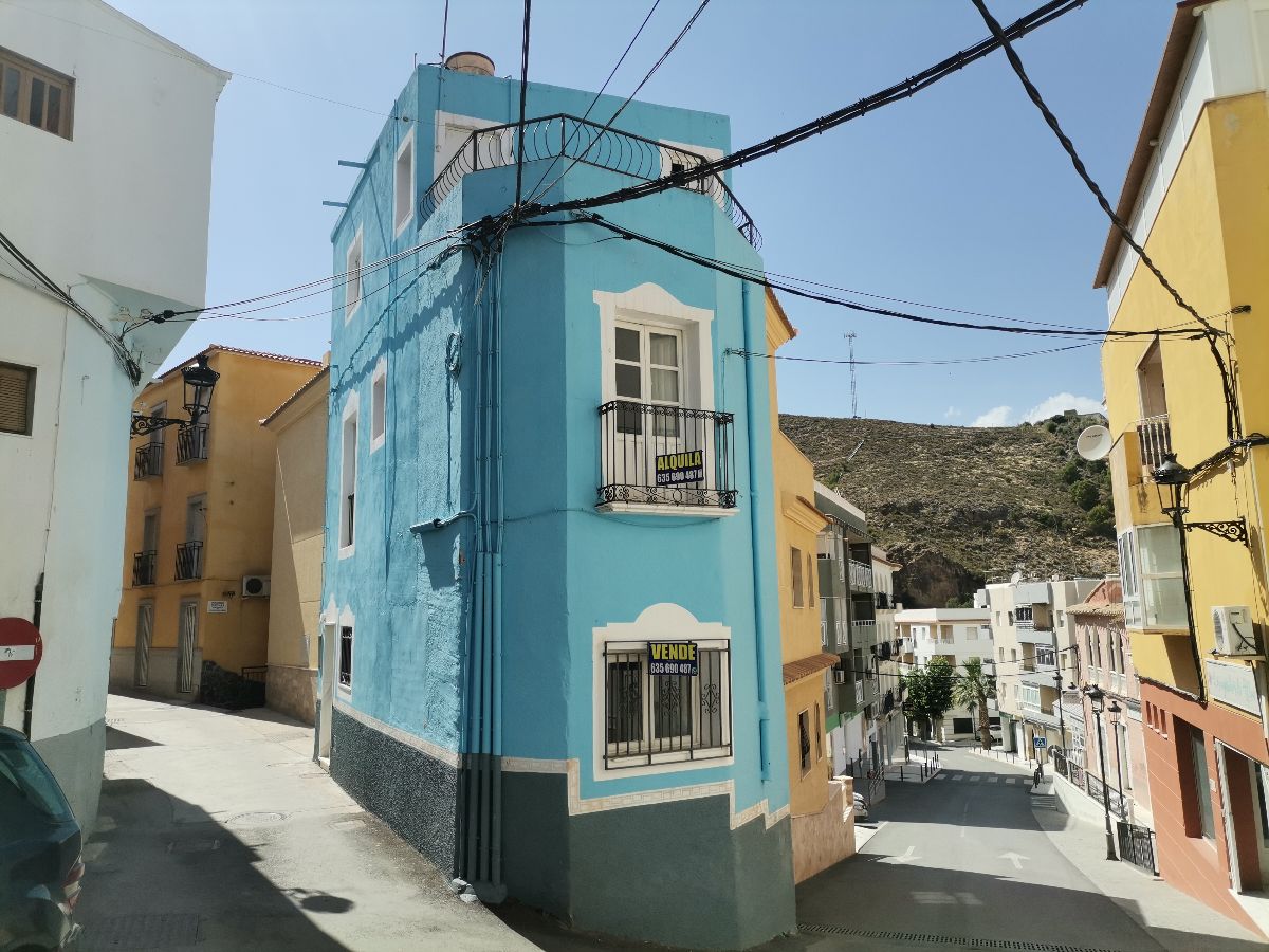 Venta de casa en Macael