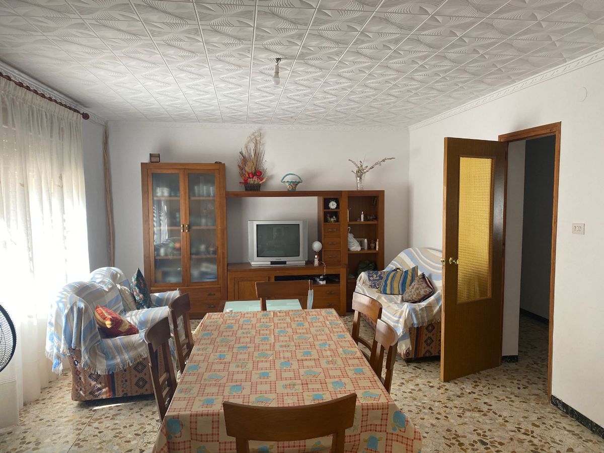 For sale of house in Vélez-Rubio