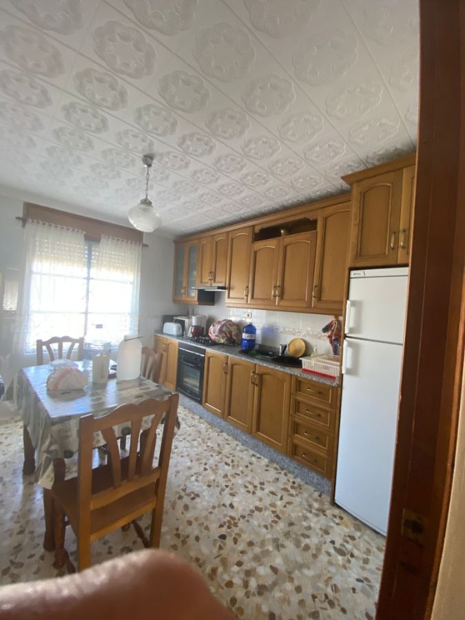 For sale of house in Vélez-Rubio
