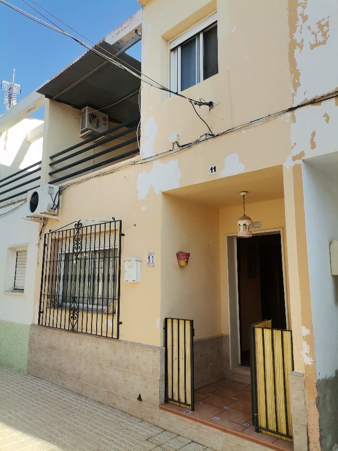 For sale of house in Zurgena