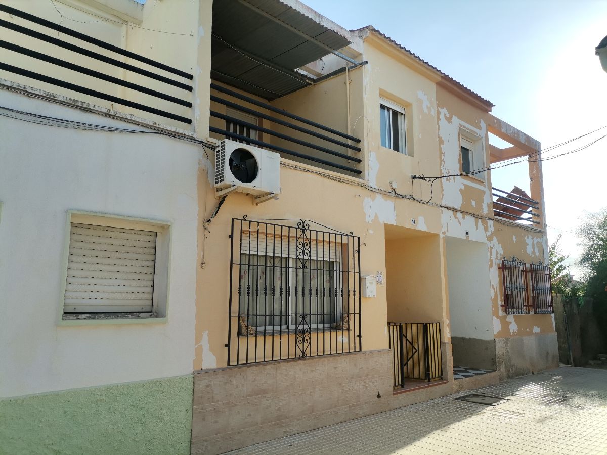 For sale of house in Zurgena