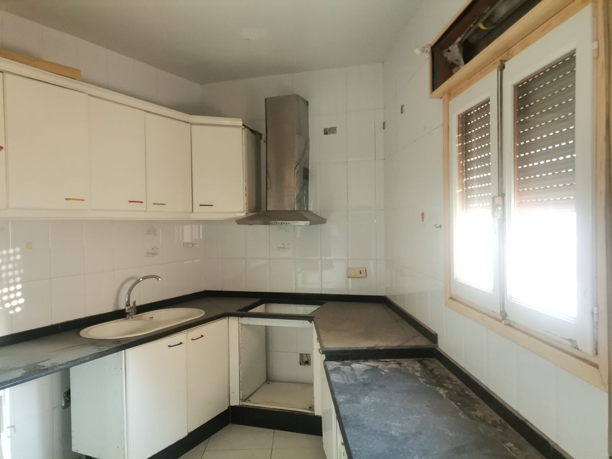 For sale of house in Macael