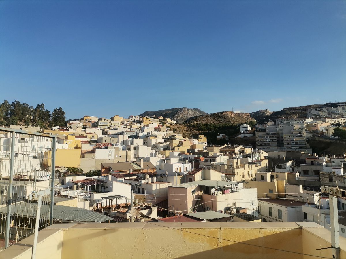For sale of house in Macael