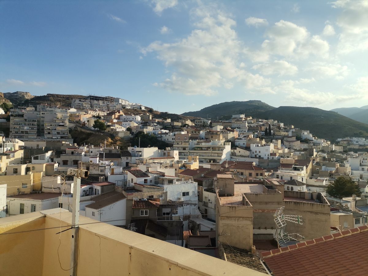 For sale of house in Macael