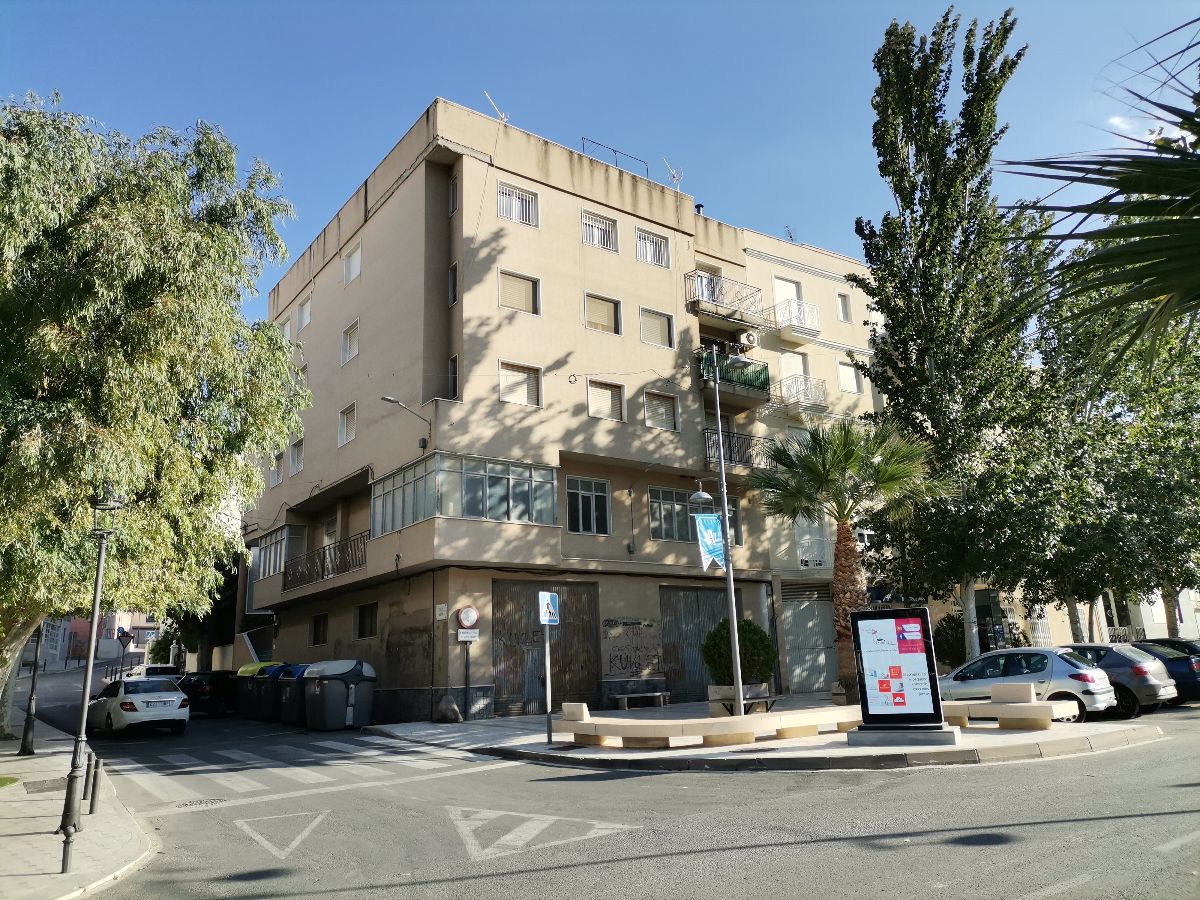 For sale of flat in Macael