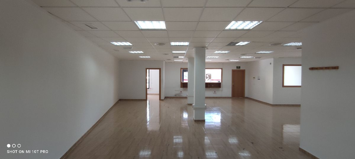 For rent of commercial in Huércal-Overa