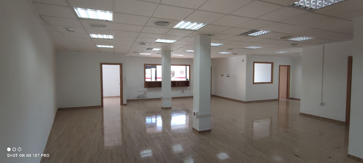 For rent of commercial in Huércal-Overa